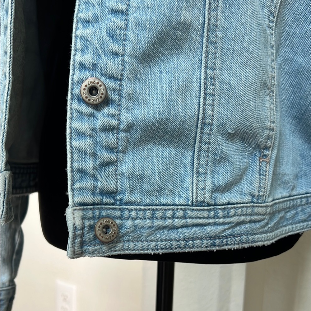 Lee Classic Blue Jean Jacket - Picture 8 of 11